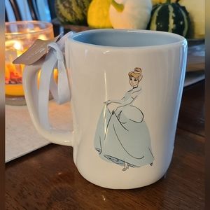 RAE DUNN DISNEY PRINCESS CINDERELLA MUG